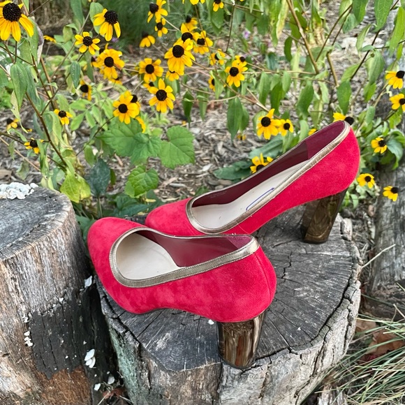 RED SHOES! Suede Cole Haan Party Pumps with Chunky Gold Heels size 9.5 - Picture 5 of 10